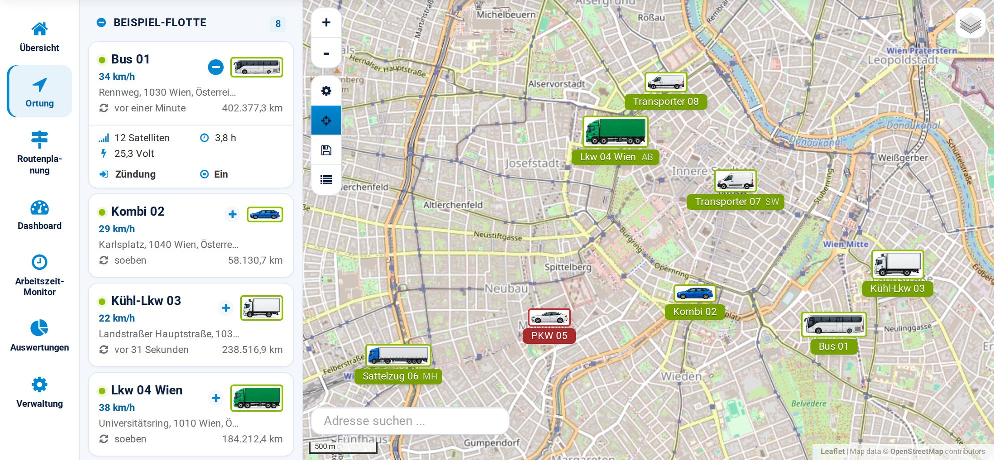 Fahrzeugliste im gps365-Cockpit mit den Details eines Fahrzeugs neben der Karte